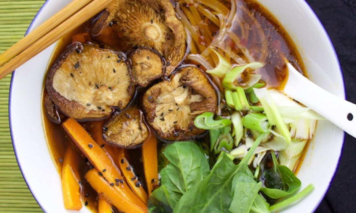 10 Creative Ways To Use Bone Broth Brit Co Make sure you get feet from pastured chickens to avoid traces of glyphosate. 10 creative ways to use bone broth