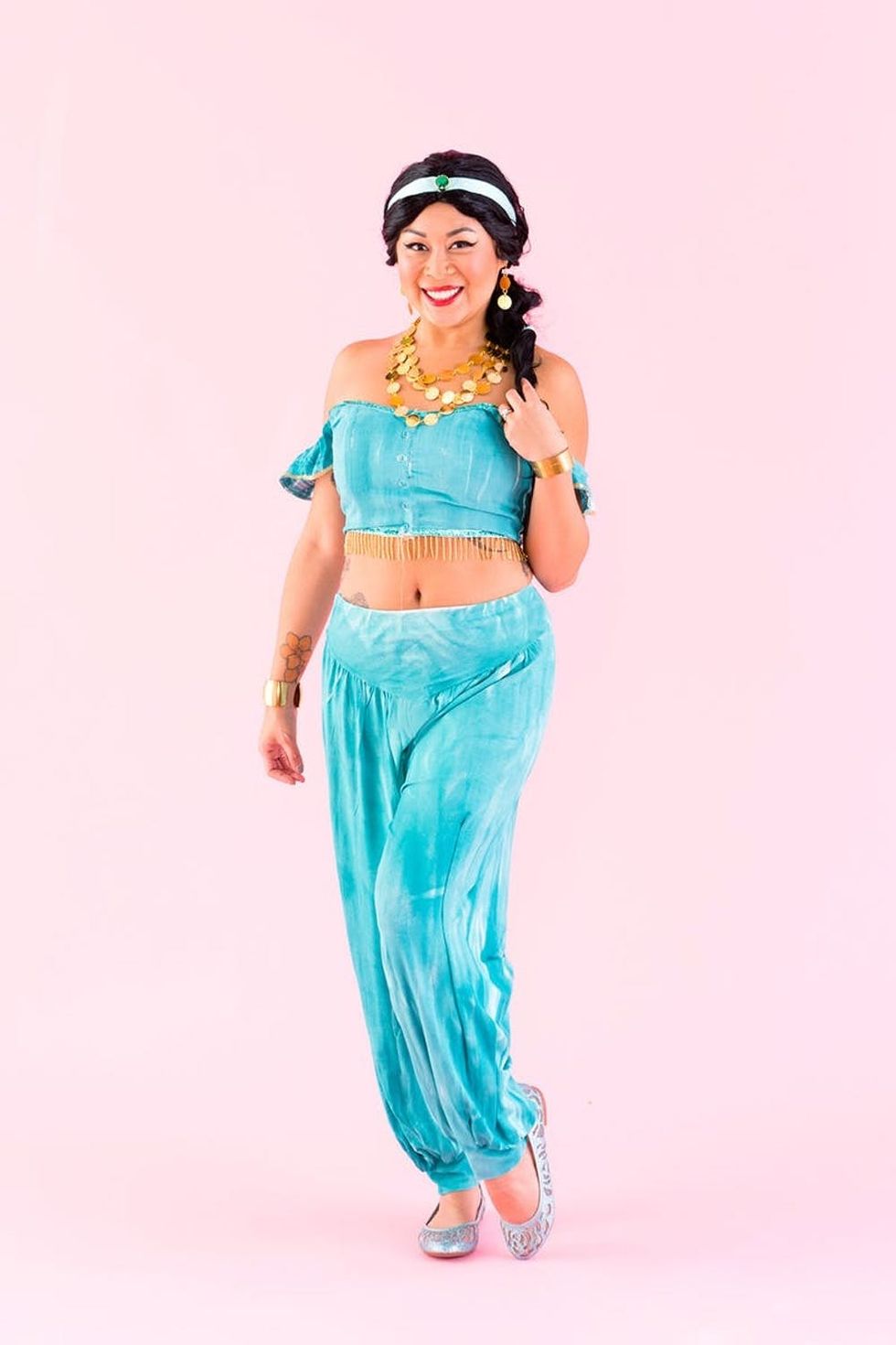Take a Flying Carpet Ride With This DIY Jasmine Halloween Costume ...