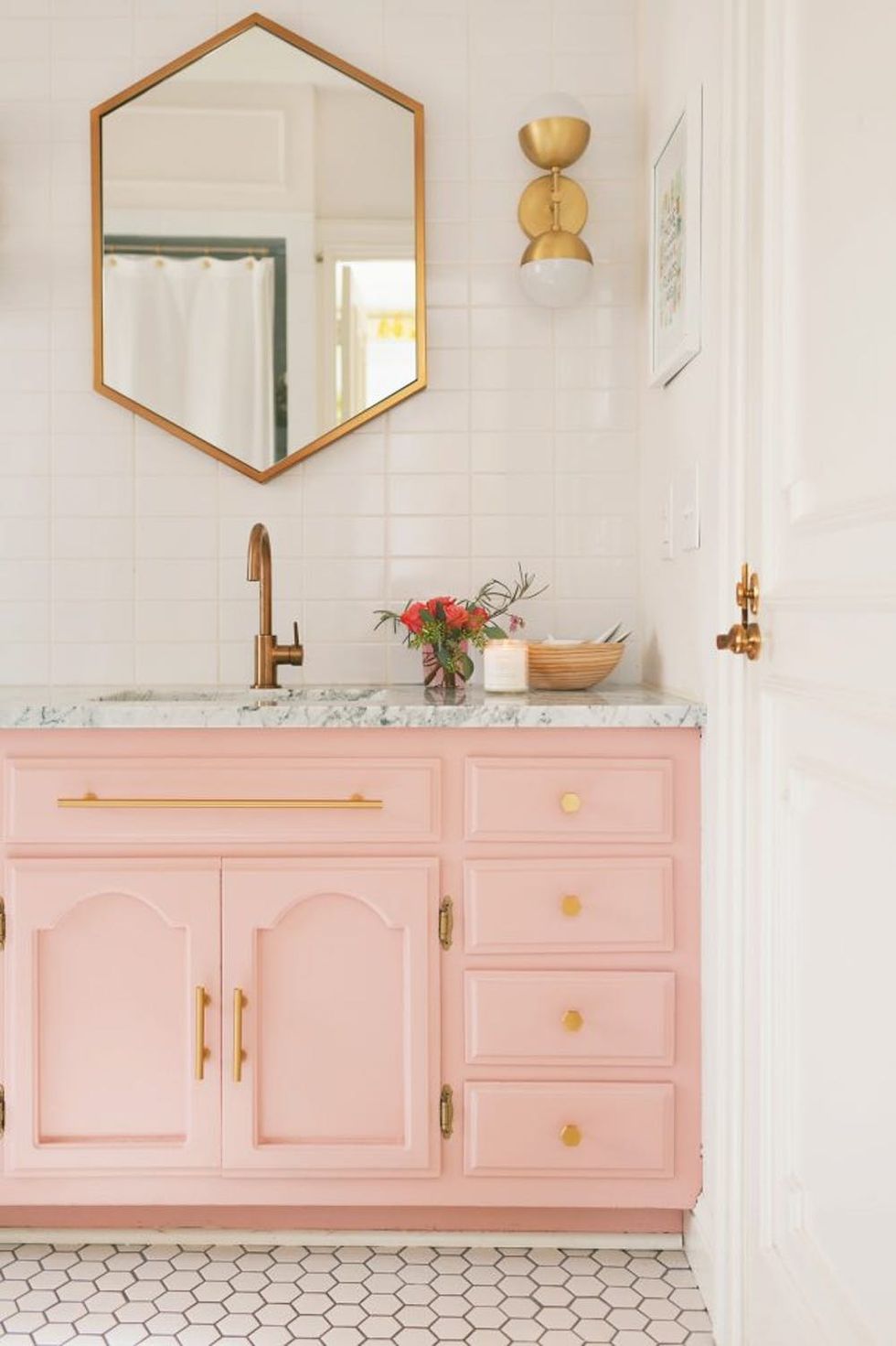 11 Bold and Beautiful Kate Spade New YorkInspired Bathroom Ideas