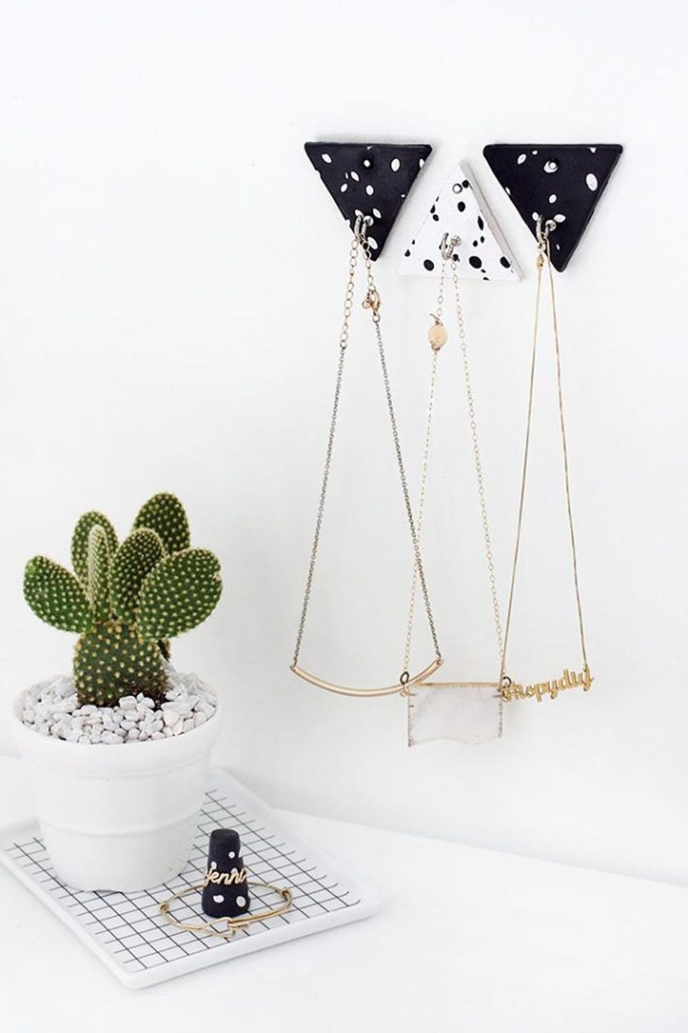 20 Ways to Have a Minimalist Home in 2018 - Brit + Co