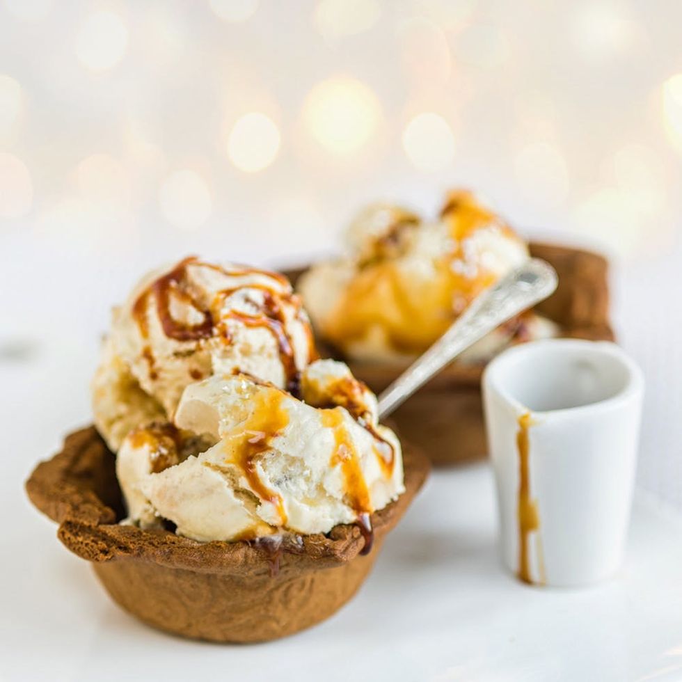 This NoChurn Spiced Pear Ice Cream in Gingerbread Bowls Recipe Is a