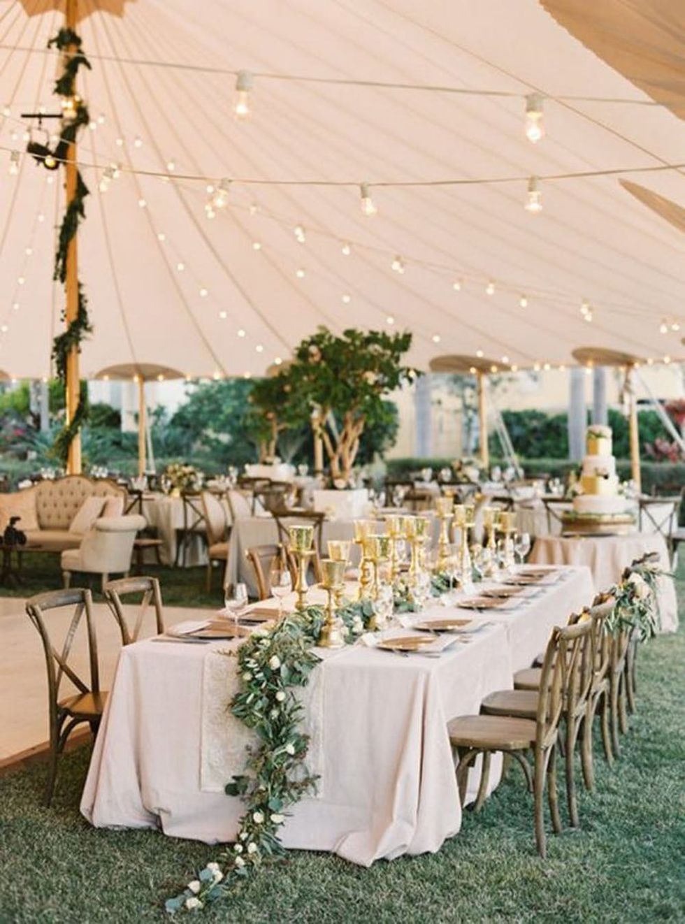 20 Backyard Wedding Details That Will Make You Ditch Your
