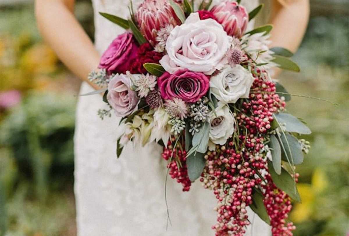 27 Stunning Cascading Bouquets for Every Type of Wedding Brit + Co