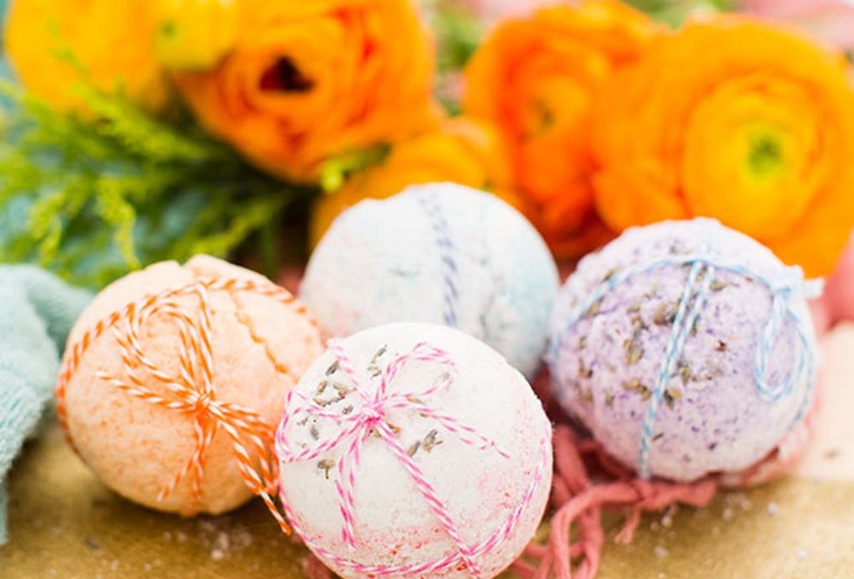 DIY Bath Bombs for Mom ‘Cause She’s Da Bomb Brit + Co