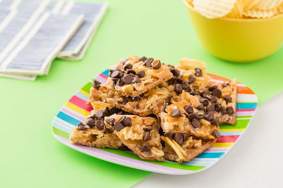 final-with-bowl-of-chips