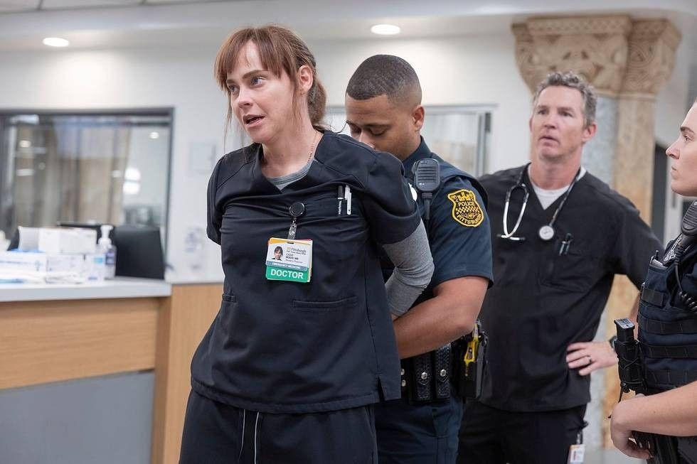 Fiona Dourif and Shawn Hatosy in 'The Pitt'