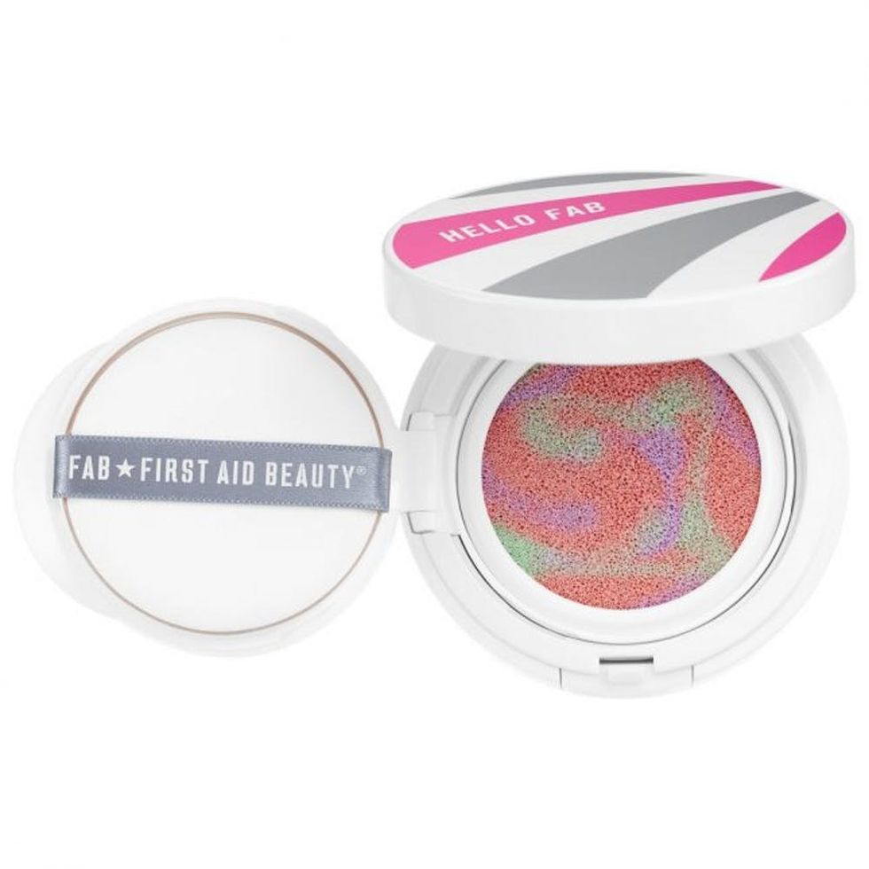 first-aid-beauty-hello-fab-3-in-1-superfruit-color-correcting-cushion