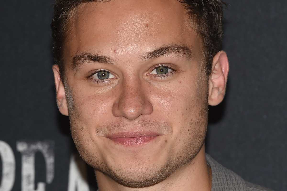 florence pugh boyfriend finn cole