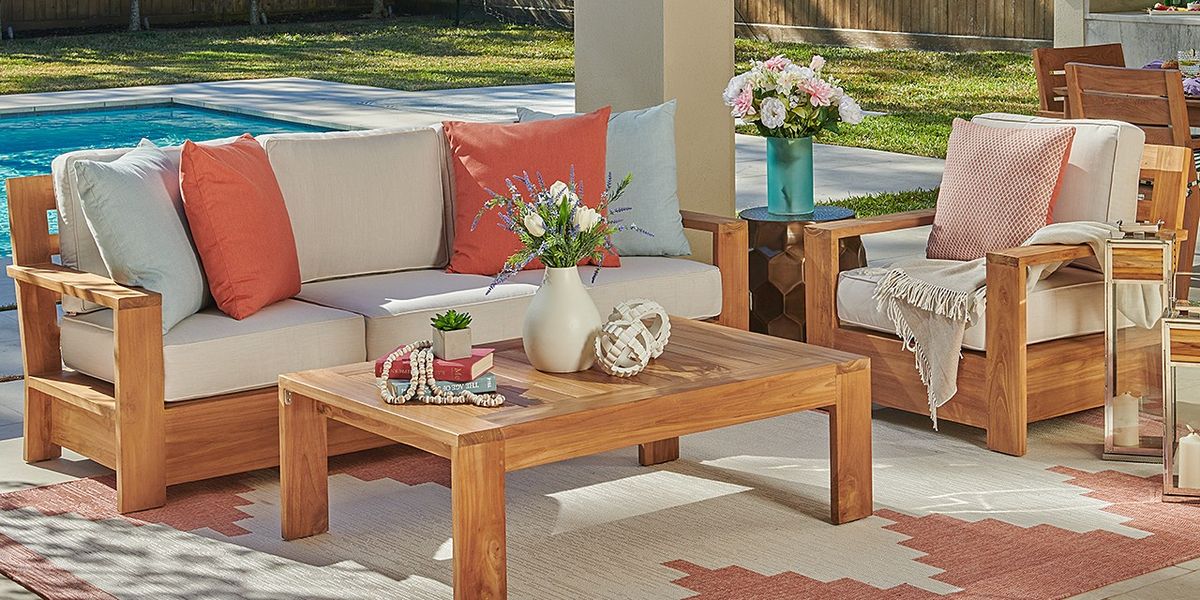 12 Must-Have Pieces For The Perfect Outdoor Living Room 12 Must-Have Pieces For The Perfect Outdoor Living Room