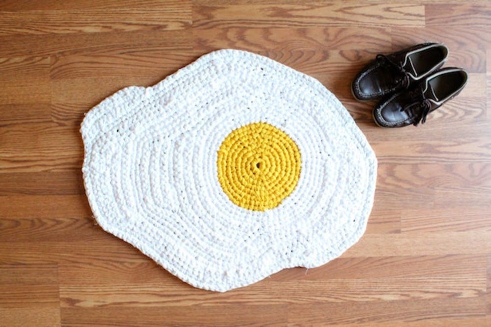 fried egg rug