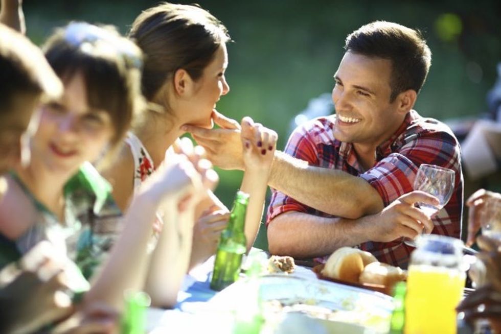 Friends-on-a-picnic-000066404439_Medium