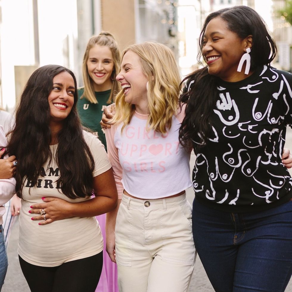 funny friend women walking down the street