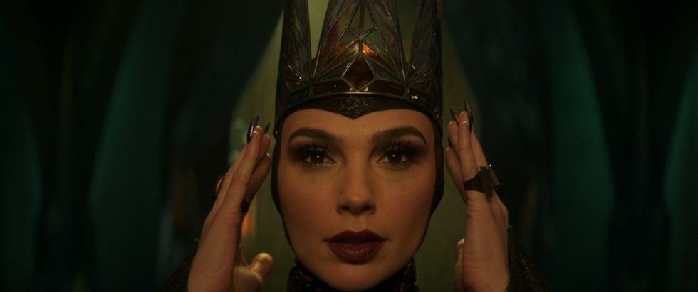 gal gadot evil queen
