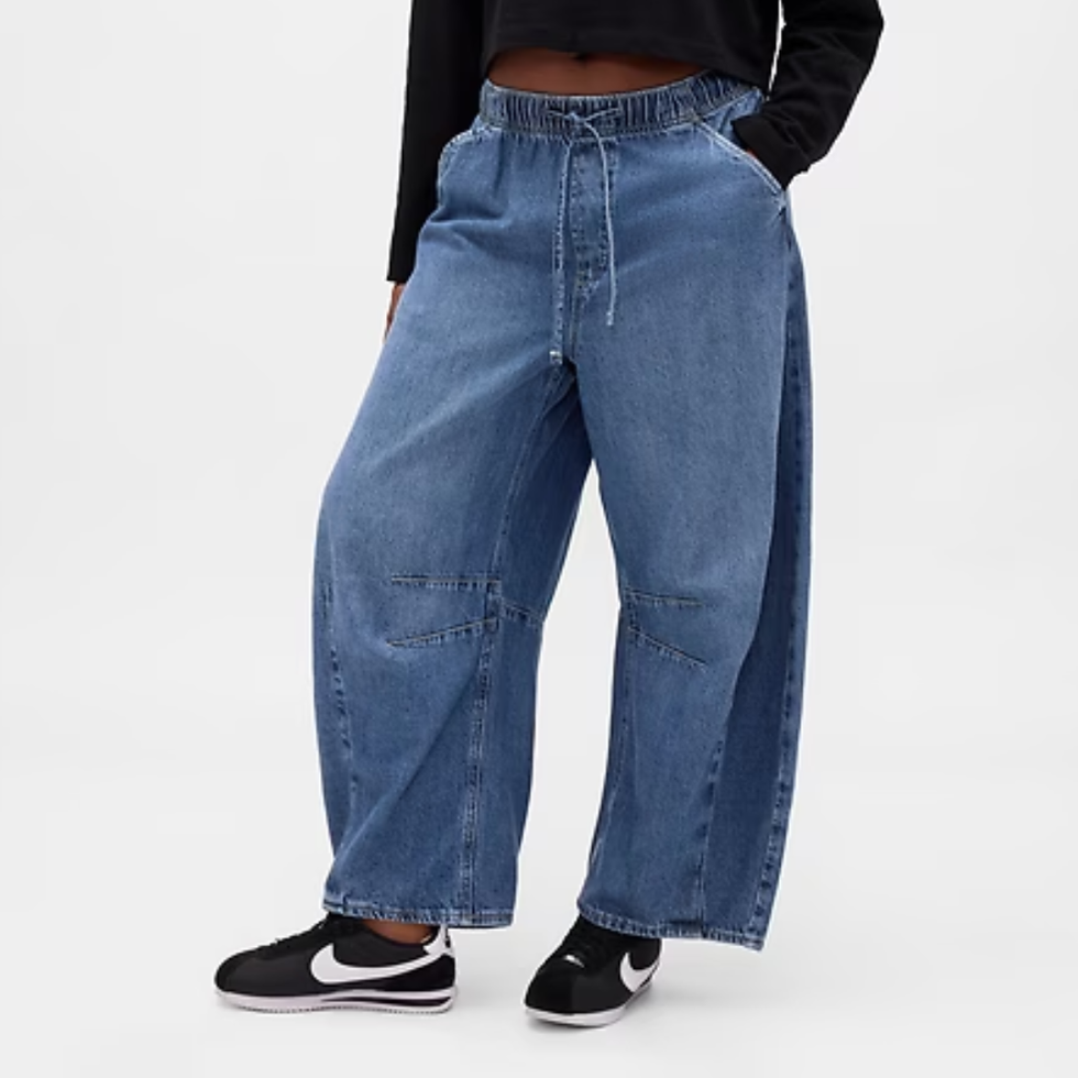 Gap Mid Rise UltraSoft Easy Horseshoe Jeans