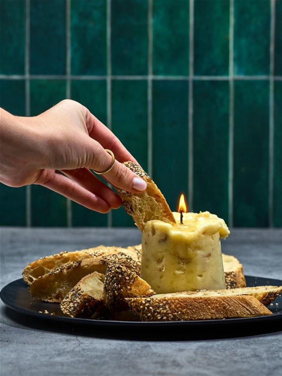 garlic butter candle