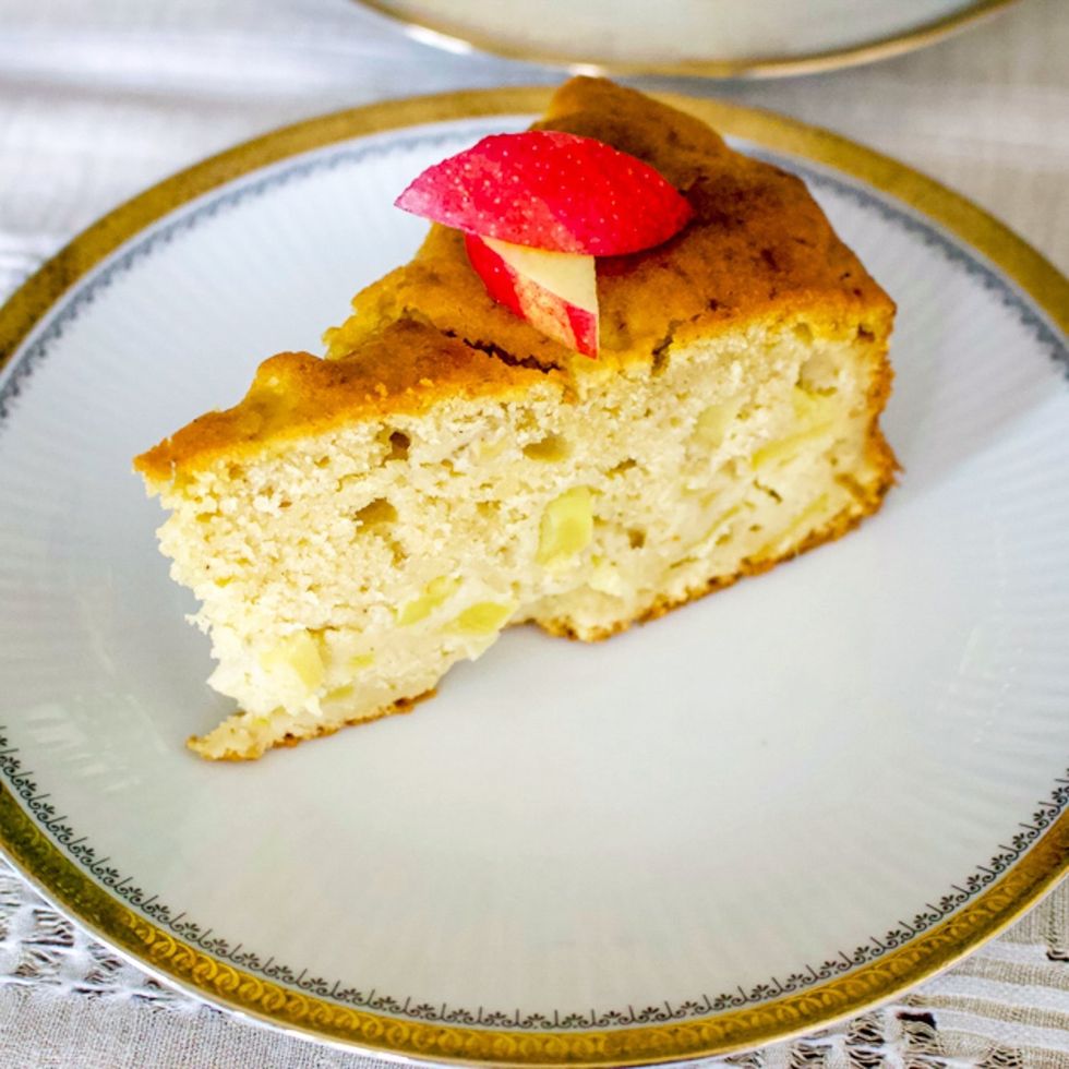 German Riesling Apple Cake