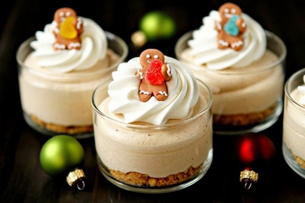 Gingerbread Oreo No Bake Mini Cheesecakes