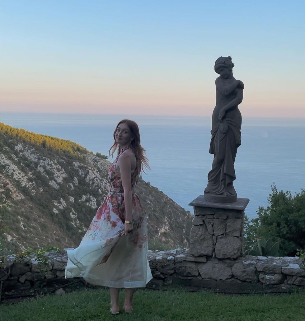 girl posing in the south of france