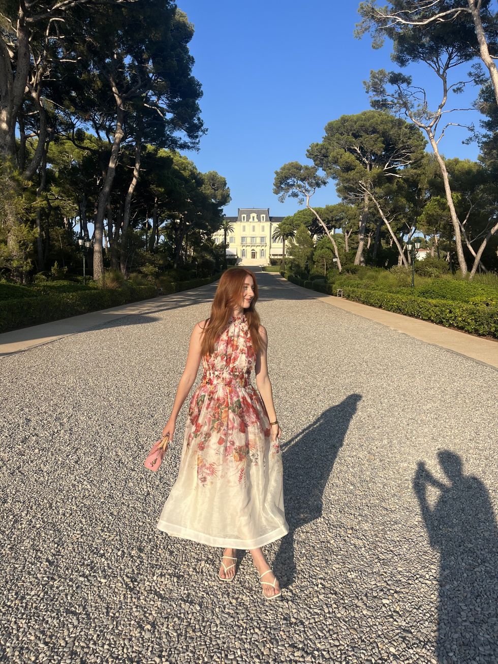 girl posing in the south of france