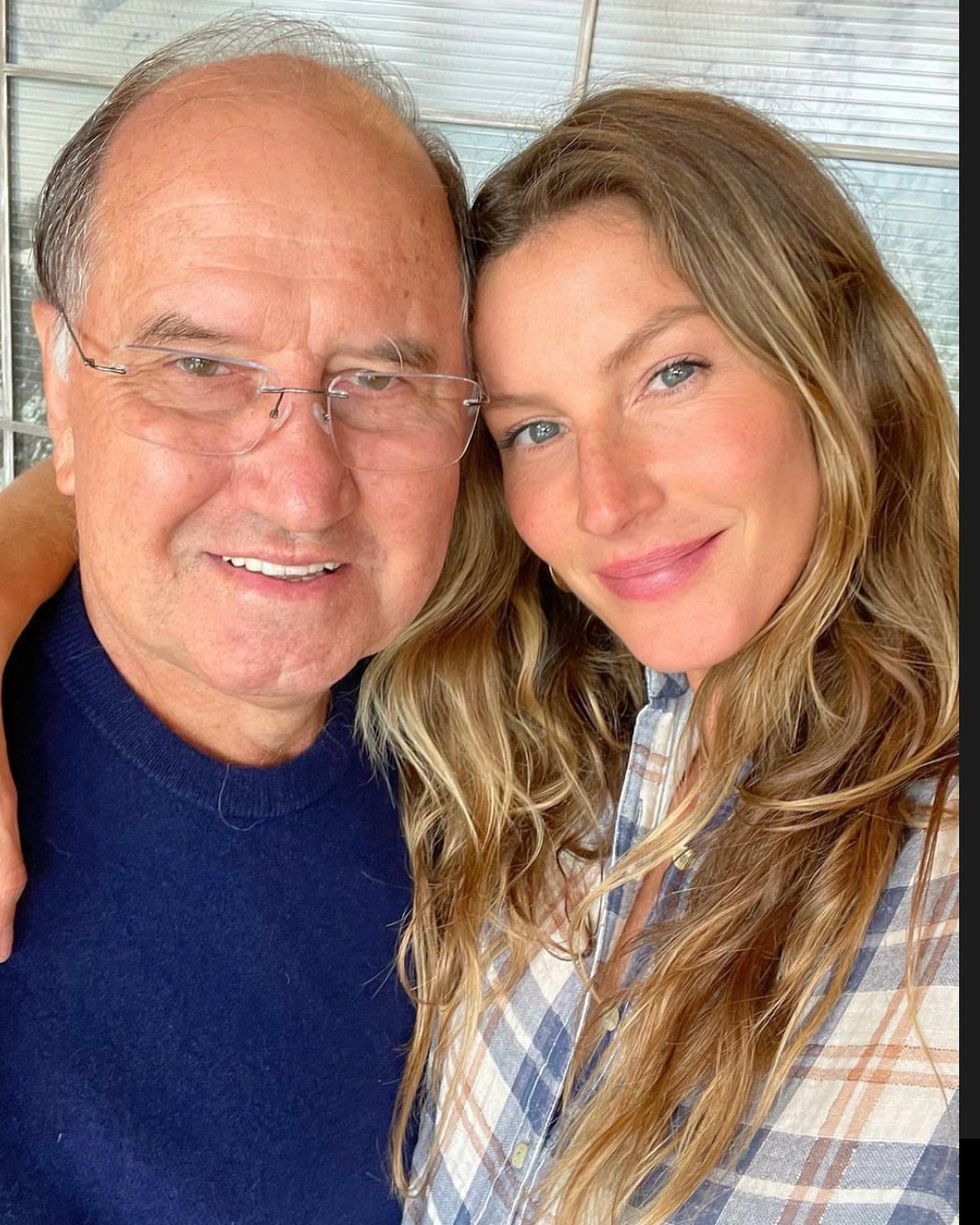 Gisele B\u00fcndchen Makeup-Free Selfie