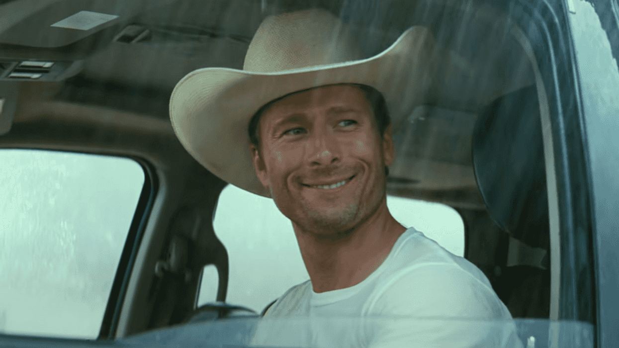 glen powell in a cowboy hat in twisters
