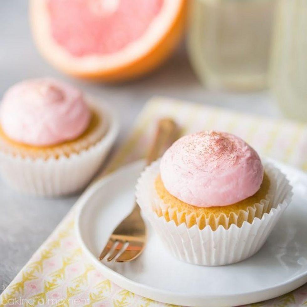 grapefruit-champagne-mimosa-cupcakes