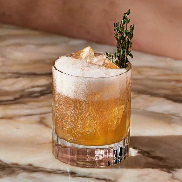 Grapefruit Thyme Fizz