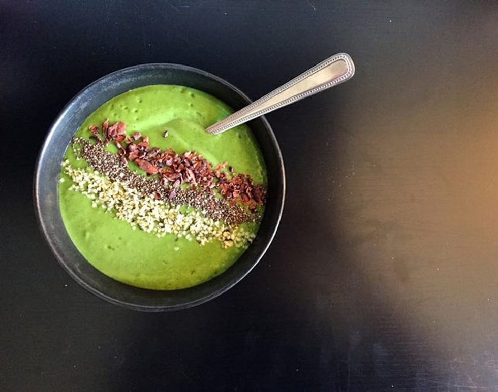 green-smoothie-bowl