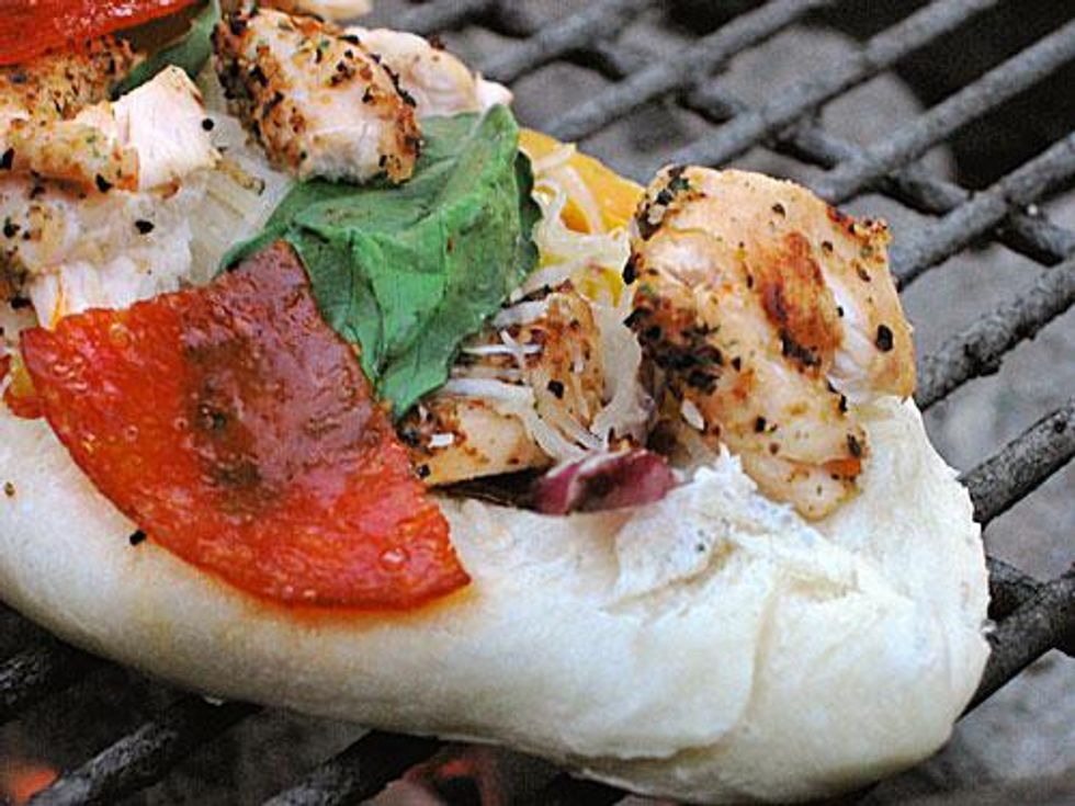 Grilled california pizza