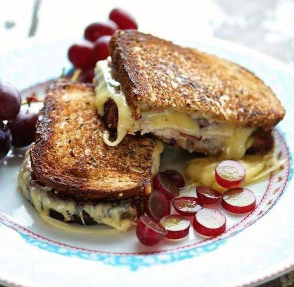 Grilled Cheese with Chicken, Cheddar and Grapes