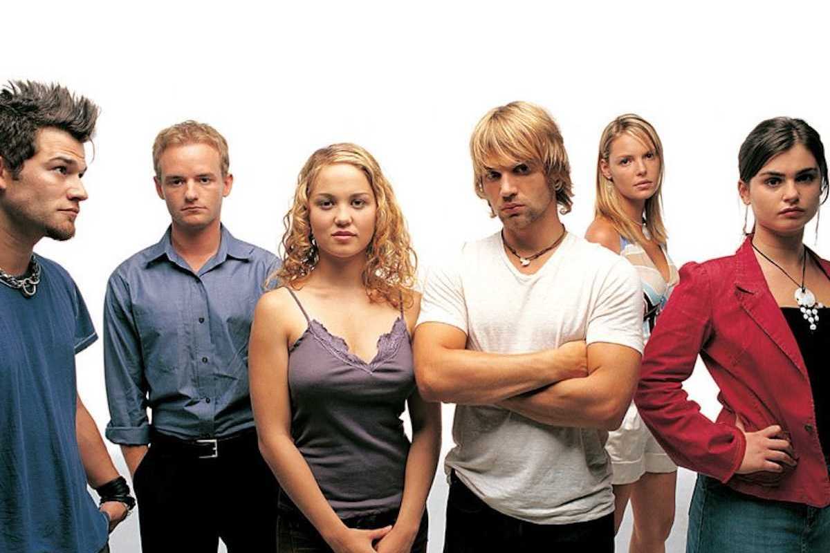 Group of six serious young adults on MTV's Wuthering Heights poster, tagline reads "A torrid love story."