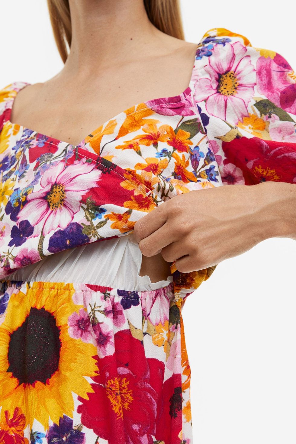 H&M MAMA Puff-sleeve Nursing Dress stylish maternity clothes for summer