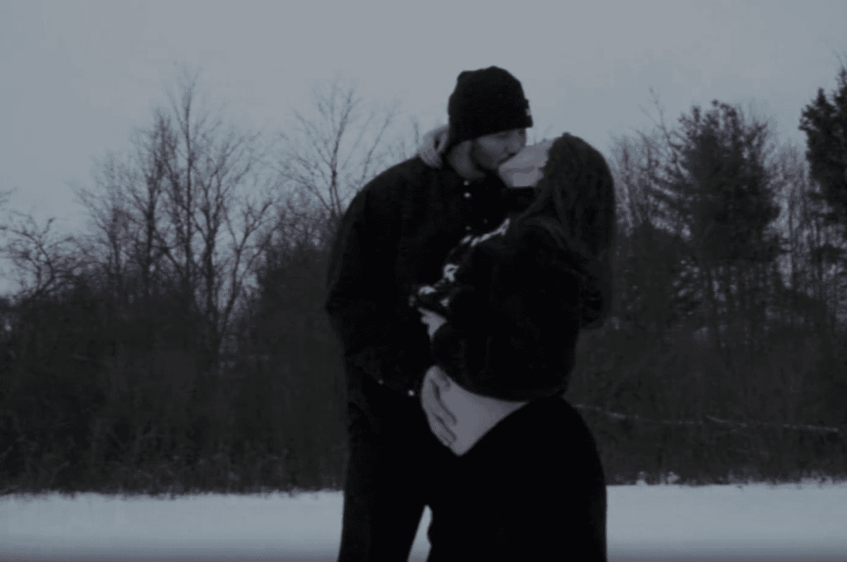 hailee steinfeld pregnant