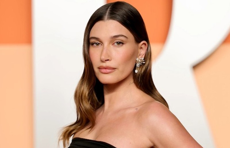 Celebrities Who Unfollowed Hailey 60 Photos Moonagedaydream.film(02)