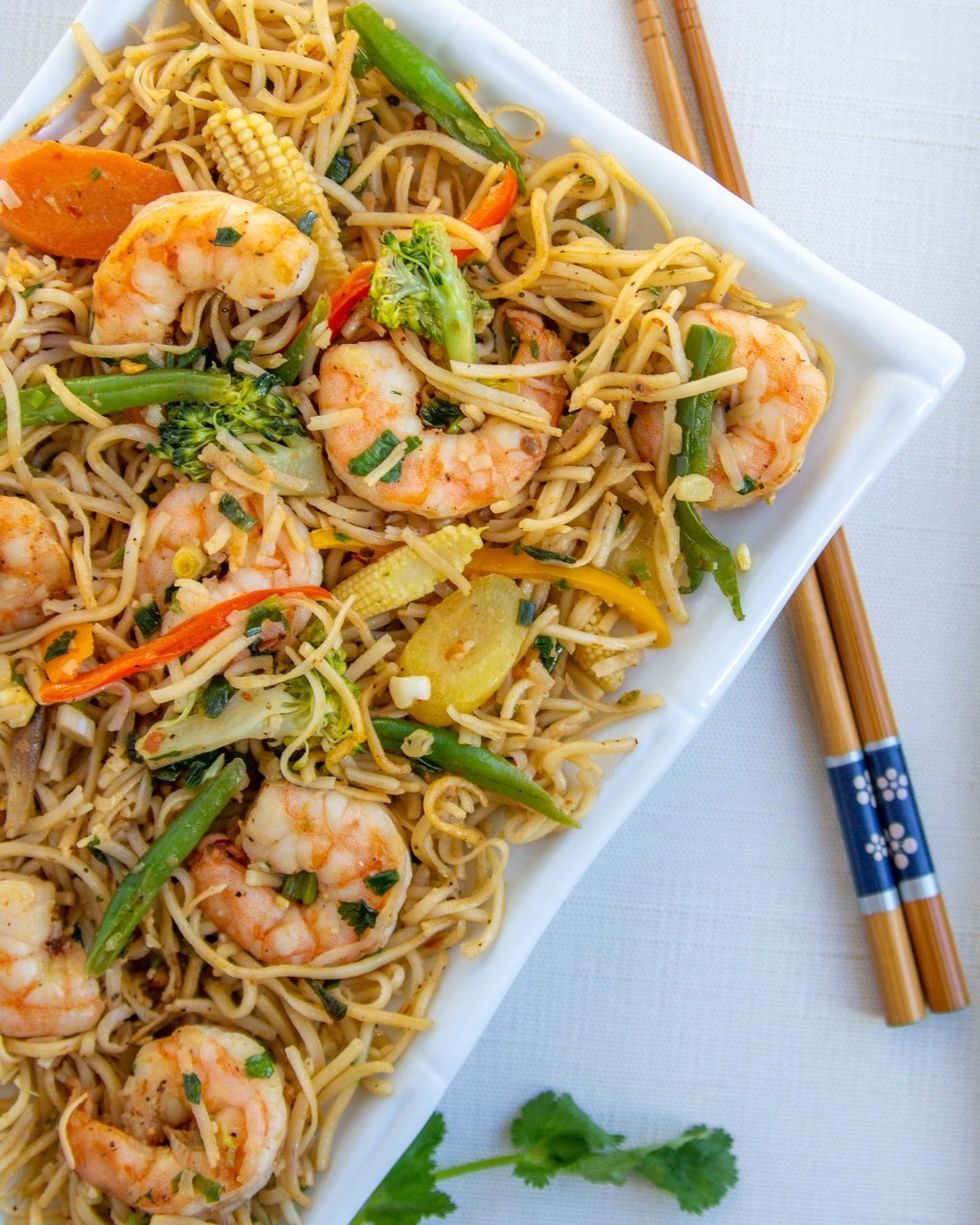 Hakka Noodles with Shrimp recipe