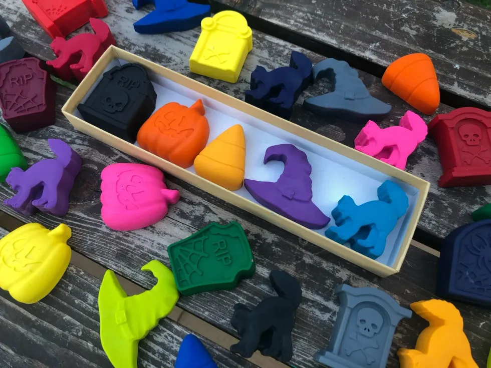 halloween crayons