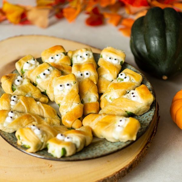 Halloween Mummy Jalapeño Popper Recipe