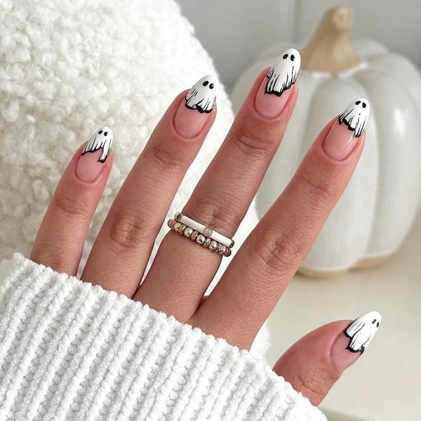 40 Chic Halloween Nail Designs for Work! - Brit + Co 40 Chic Halloween Nail Designs for Work! - Brit + Co - Halloween Nails