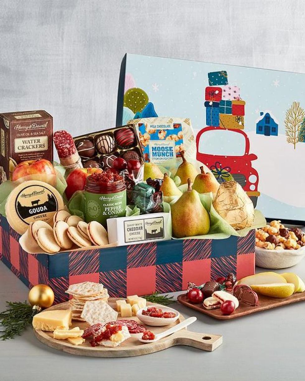 Harry & David Holiday Founders' Favorites Gift Box best gifts for new parents