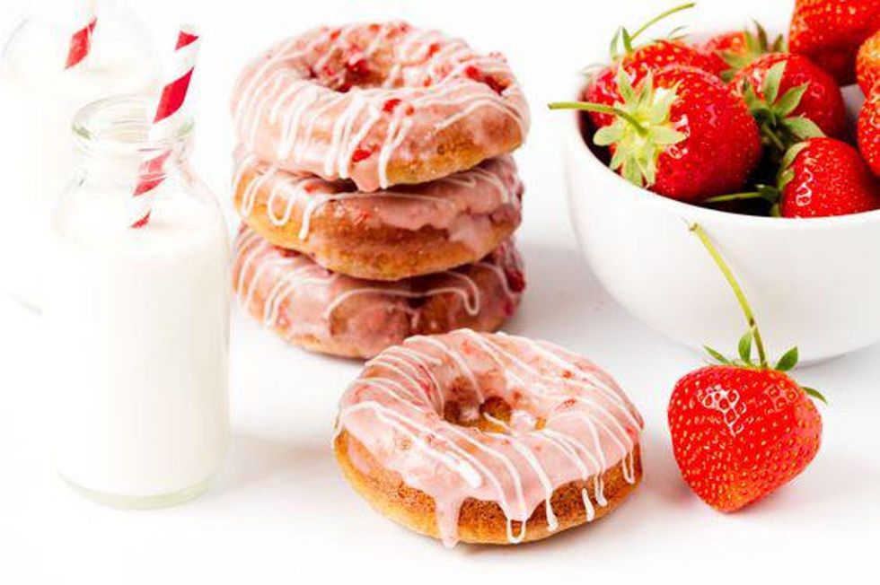 Healthy(er) Strawberry Donuts