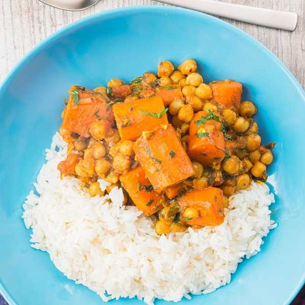 Healthy Indian Food with Carrot Chickpea Curry