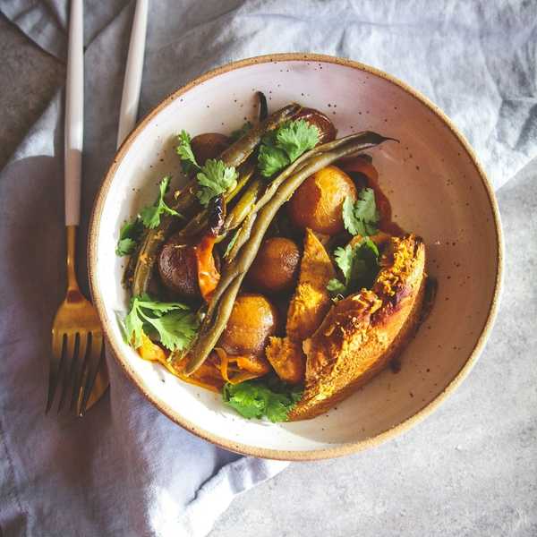 Healthy Slow Cooker Turmeric Chicken and Potatoes