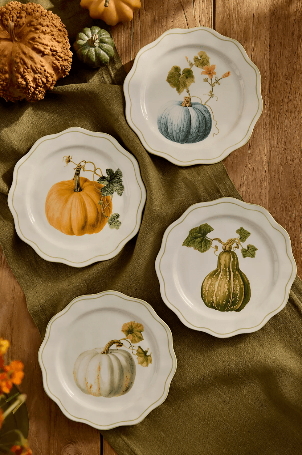 Heirloom Pumpkin Scalloped Stoneware Plate