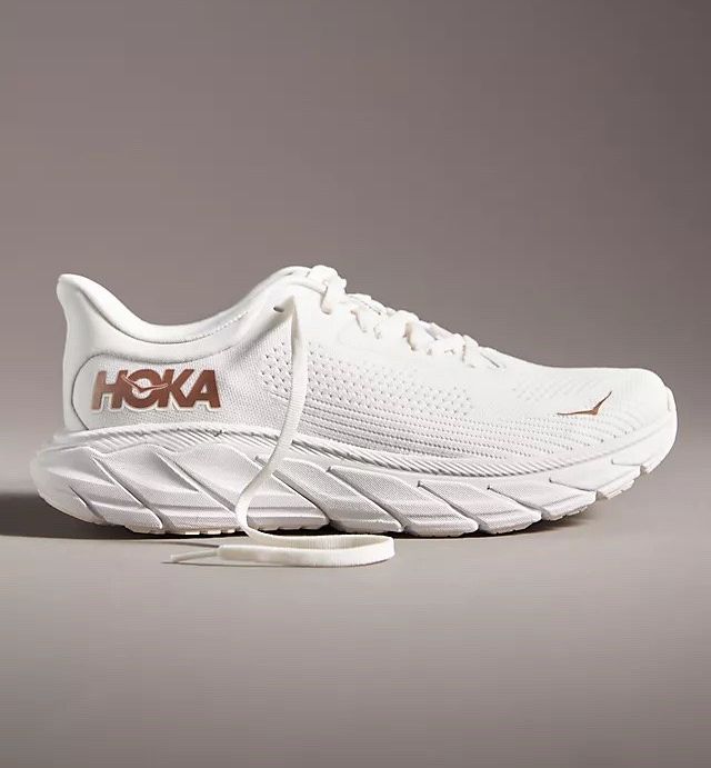 Hoka Arahi Sneakers