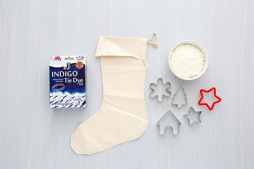 Holiday_Batik_Indigo_Stockings_001