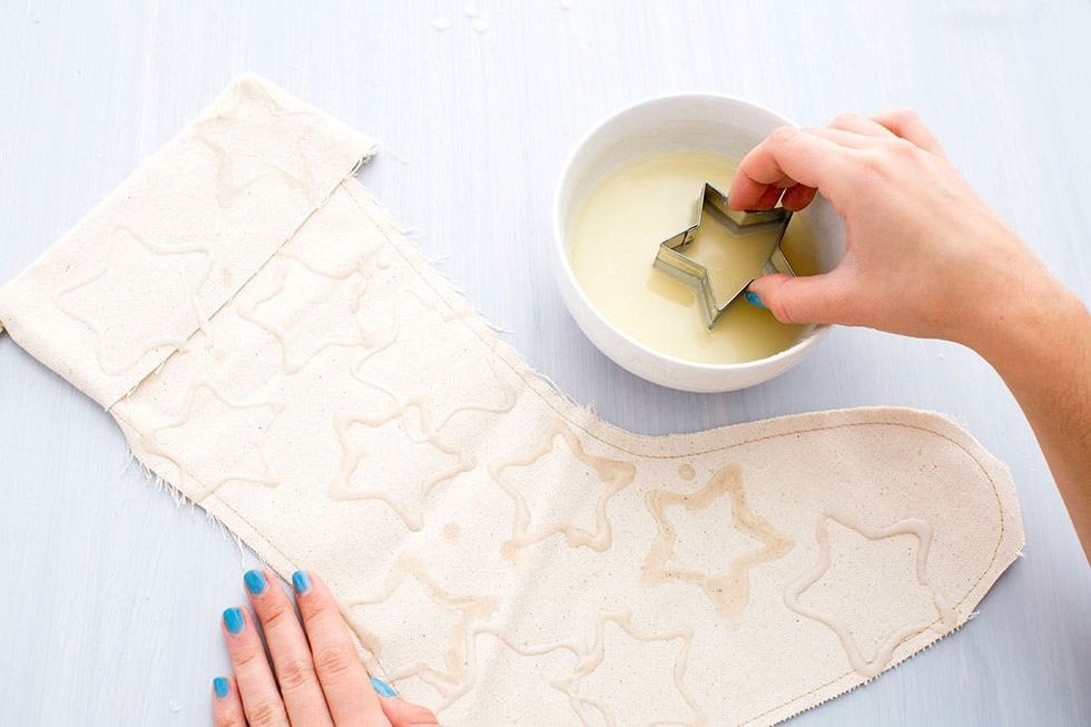 Holiday_Batik_Indigo_Stockings_012