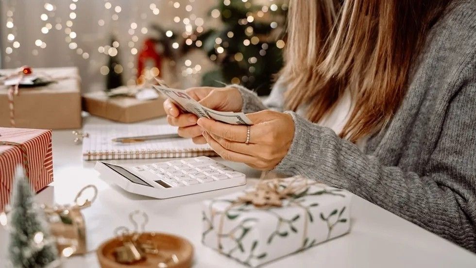 Holiday Bonuses in Cash