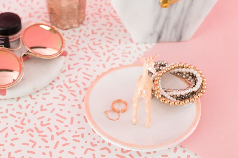 holographic_diys_051_jewelrydishfinal