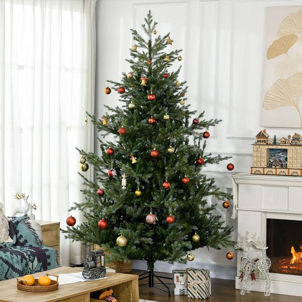 Homcom 7.5-Foot Artificial Christmas Tree