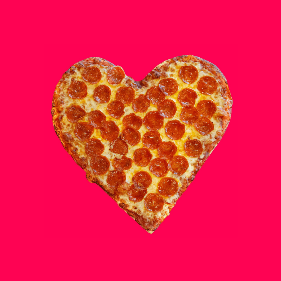 How To Make An Adorable Heart Shaped Pizza LaptrinhX News how-to-make-an-adorable-heart-shaped-pizza-laptrinhx-news